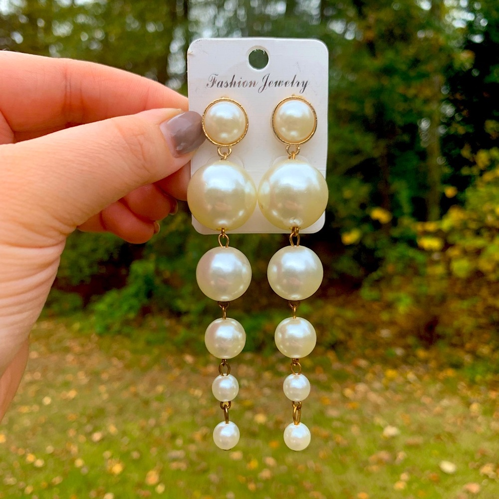 NWT Pearl Drop Dangle Earrings